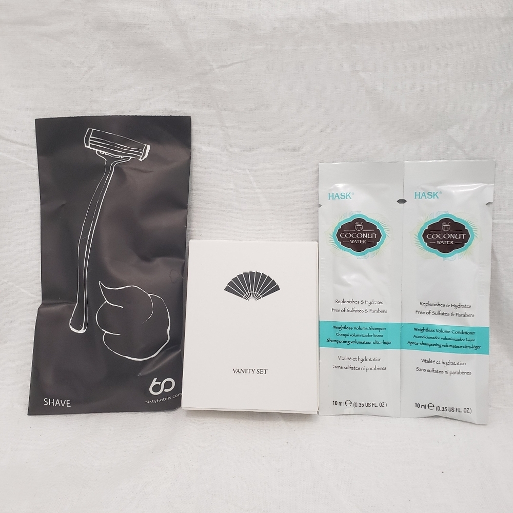 Travel Kit Hask Shampoo and Conditioner 3 Blade Razor And Vanity Set